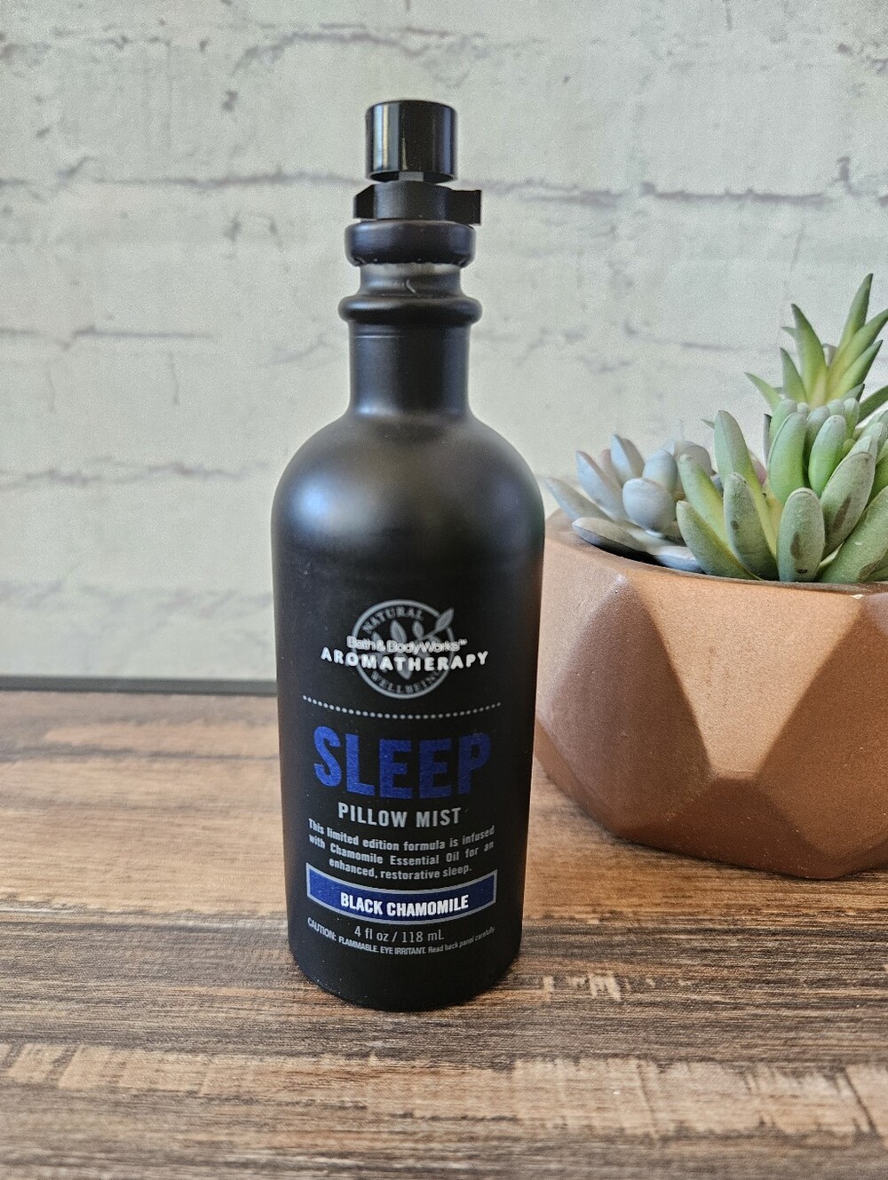 Bath & Body Works Aromatherapy Sleep Pillow Mist Black Chamomile Full Size NEW